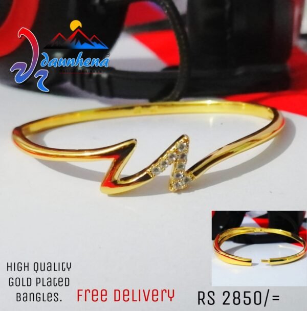 •	High Quality Gold Pleted Lock Bangles For Ladies,